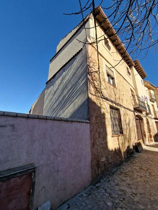 Foto 1 de Casa en venda a calle Travesaña Baja de 4 habitacions amb terrassa i jardí
