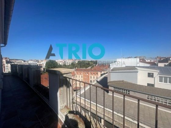 Foto 2 de Àtic en venda a Antigua Estación FFCC - San Agustín de 3 habitacions amb terrassa i balcó