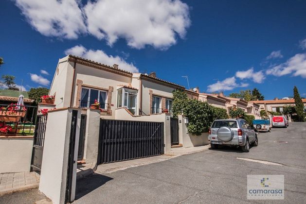 Foto 1 de Casa en venda a calle Bajada la Losa de 4 habitacions amb terrassa i piscina