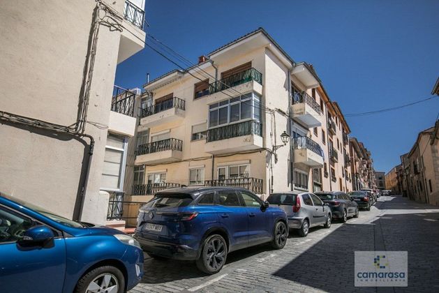 Foto 1 de Pis en lloguer a calle Conde Don Ramón de 3 habitacions amb terrassa i mobles