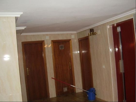Foto 2 de Venta de piso en calle Miguel Hernández de 3 habitaciones con garaje y calefacción