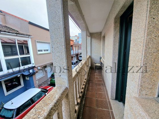 Foto 2 de Casa adossada en venda a Bouzas - Coia de 4 habitacions amb balcó