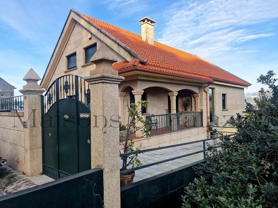 Foto 1 de Xalet en venda a Castrelos - Sardoma de 6 habitacions amb terrassa i garatge