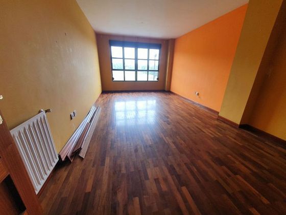 Foto 1 de Venta de piso en Llanera de 3 habitaciones con ascensor