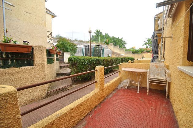Foto 1 de Venta de casa en Espinosa de Henares - pueblo de 4 habitaciones con terraza y jardín