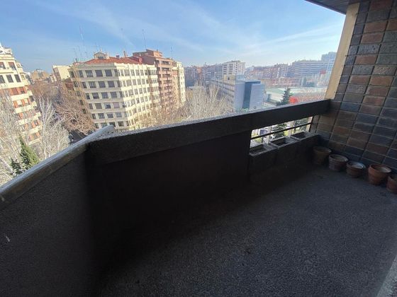 Foto 2 de Pis en lloguer a avenida De Cesáreo Alierta de 5 habitacions amb terrassa i garatge