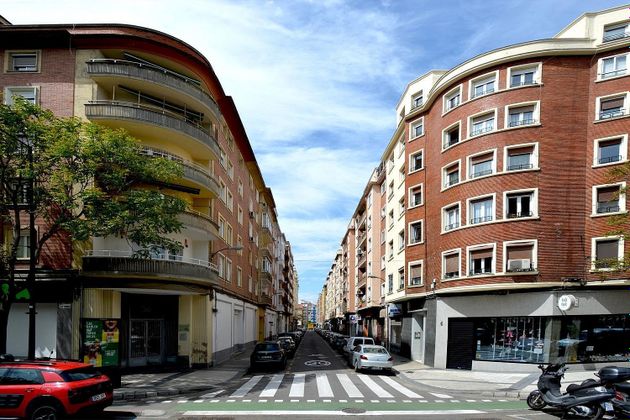 Foto 1 de Venta de piso en calle De María Lostal de 2 habitaciones con aire acondicionado y calefacción