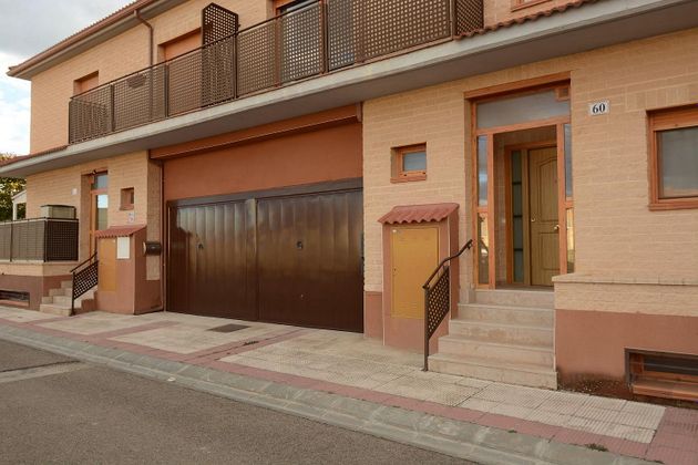 Foto 2 de Chalet en venta en Alfajarín de 4 habitaciones con terraza y garaje