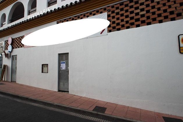 Foto 1 de Local en venda a calle Estepona de 168 m²