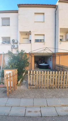 Foto 2 de Casa adosada en venta en calle Muro de 3 habitaciones con terraza y jardín