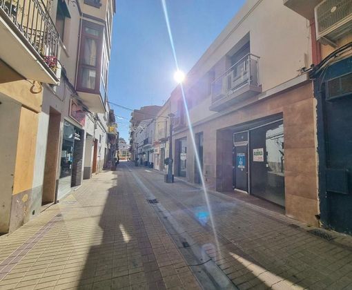 Foto 2 de Local en alquiler en calle Teruel de 75 m²
