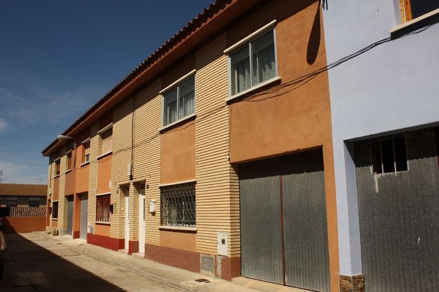 Foto 1 de Casa adossada en venda a calle Nuestra Señora del Salz de 4 habitacions amb terrassa i garatge