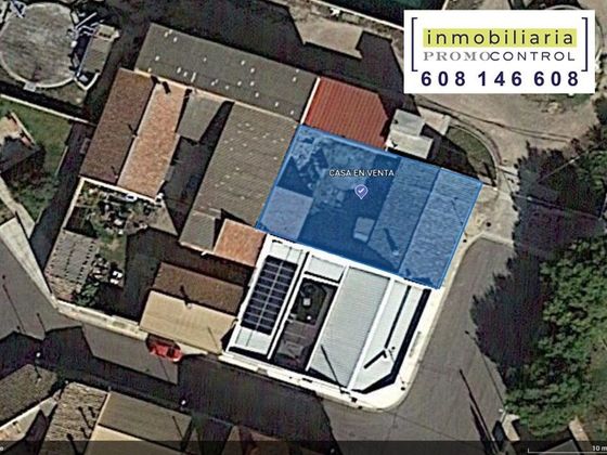 Foto 2 de Casa adossada en venda a calle Hernan Cortés de 4 habitacions amb terrassa i garatge