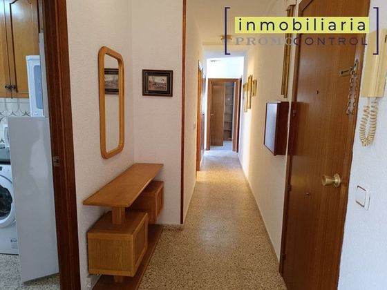 Foto 2 de Pis en venda a calle Sierra de Alcubierre de 4 habitacions amb terrassa i calefacció