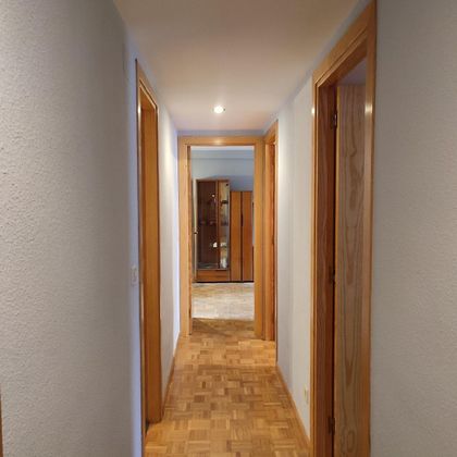 Foto 2 de Venta de piso en calle Escarrilla de 2 habitaciones con calefacción