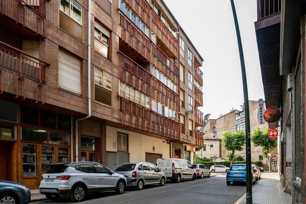 Foto 1 de Pis en venda a calle Mallos de Riglos de 2 habitacions amb terrassa i garatge