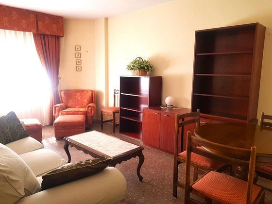 Foto 2 de Alquiler de piso en calle De Marceliano Isábal de 1 habitación con muebles y aire acondicionado