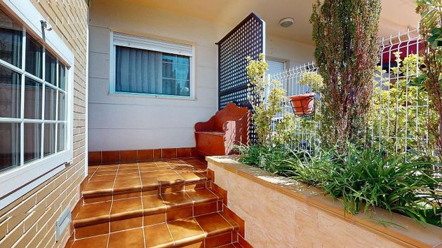 Foto 2 de Casa adosada en venta en Cuarte de Huerva de 4 habitaciones con terraza y piscina