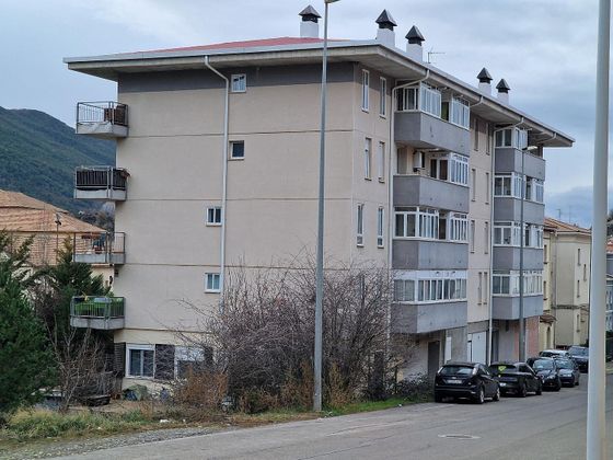 Foto 1 de Pis en venda a Sabiñánigo de 3 habitacions amb terrassa i balcó