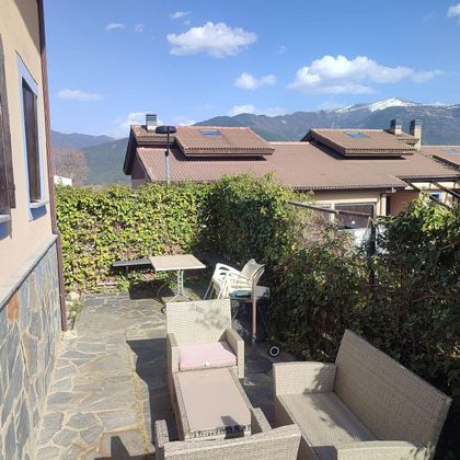 Foto 2 de Alquiler de casa en calle Fenares de 4 habitaciones con terraza y piscina