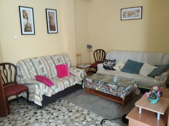 Foto 1 de Pis en lloguer a calle Del Trabajo de 2 habitacions amb mobles i calefacció