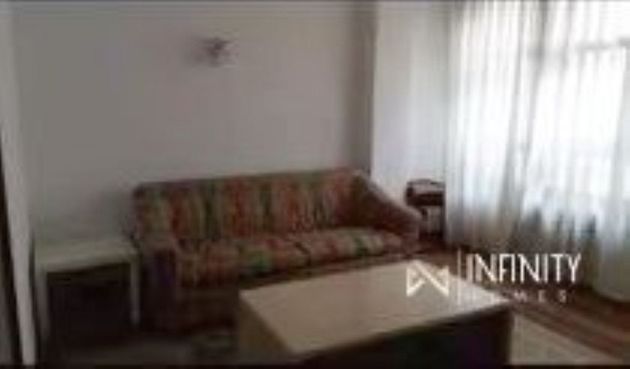 Foto 2 de Piso en alquiler en Indautxu de 2 habitaciones con muebles y balcón
