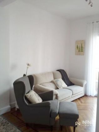 Foto 2 de Piso en alquiler en Indautxu de 3 habitaciones con terraza y muebles