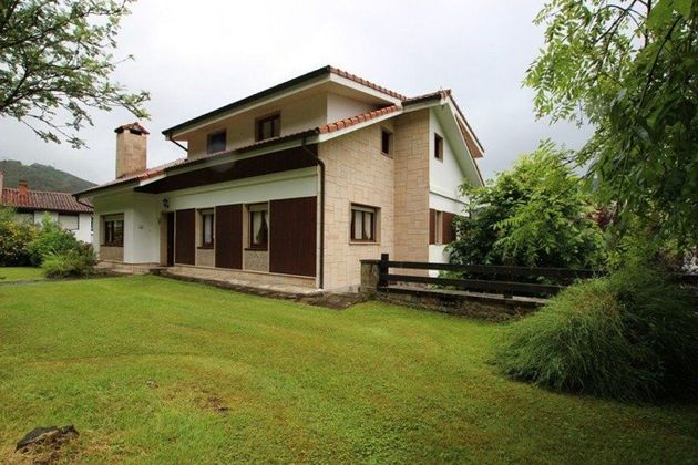 Foto 1 de Xalet en venda a Cabuérniga de 6 habitacions amb terrassa i garatge