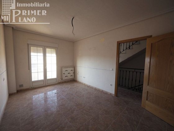 Foto 2 de Casa adossada en venda a Tomelloso de 4 habitacions amb terrassa i garatge