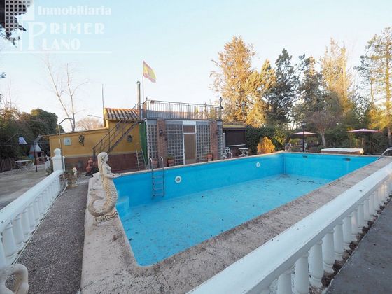 Foto 1 de Venta de chalet en Argamasilla de Alba de 3 habitaciones con terraza y piscina