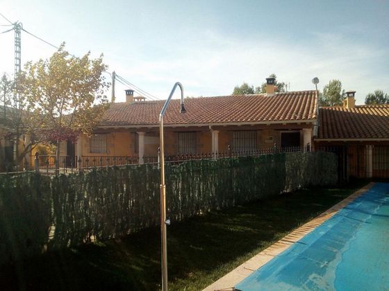 Foto 2 de Casa en venda a Ossa de Montiel de 9 habitacions amb piscina i aire acondicionat