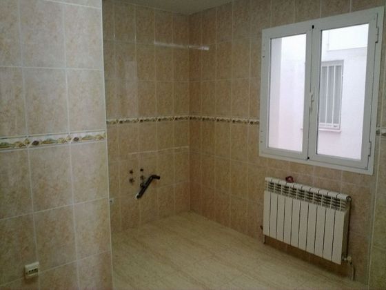 Foto 1 de Pis en venda a Tomelloso de 3 habitacions amb aire acondicionat i calefacció