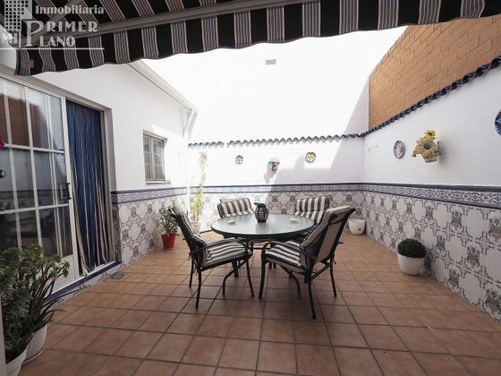 Foto 1 de Casa adossada en venda a Tomelloso de 4 habitacions amb terrassa i balcó