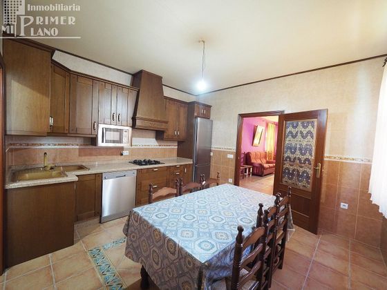 Foto 2 de Venta de chalet en Argamasilla de Alba de 3 habitaciones con garaje y jardín