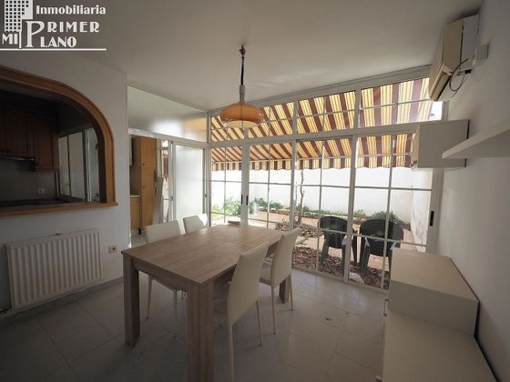 Foto 1 de Casa adossada en venda a Tomelloso de 3 habitacions amb balcó i aire acondicionat