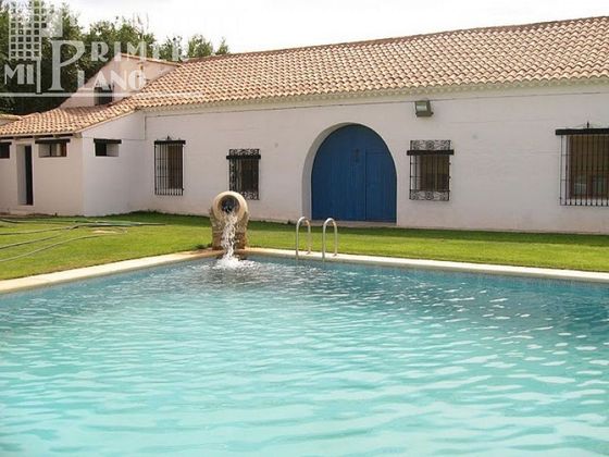 Foto 1 de Venta de edificio en Alcázar de San Juan con piscina