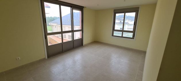 Foto 1 de Pis en venda a calle Estremeiro de 2 habitacions amb garatge i ascensor