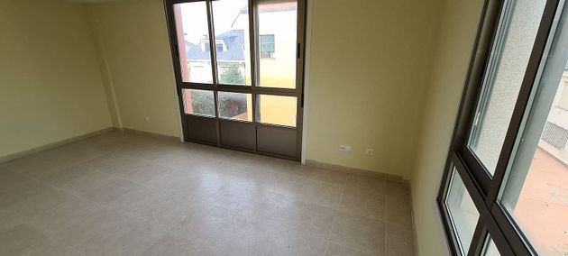 Foto 2 de Pis en venda a calle Estremeiro de 2 habitacions amb garatge i ascensor