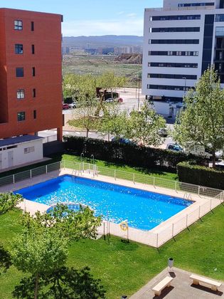 Foto 1 de Piso en venta en Valdespartera - Arcosur de 3 habitaciones con terraza y piscina