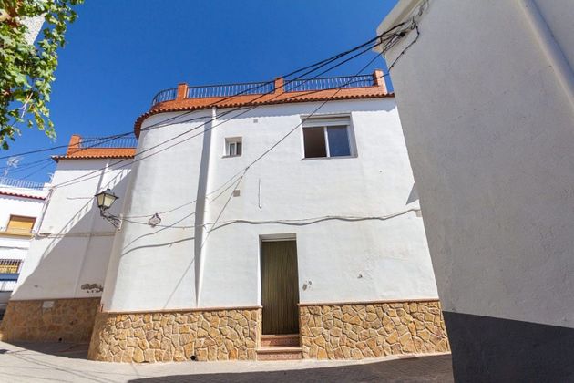 Foto 1 de Casa en venda a calle Barrio de 7 habitacions amb terrassa i balcó