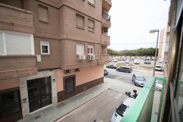 Foto 1 de Alquiler de piso en Ciudad Jardín - Tagarete - El Zapillo de 3 habitaciones con muebles y aire acondicionado