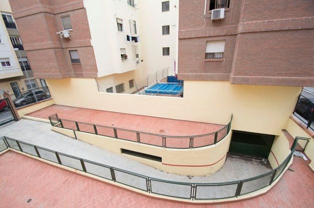 Foto 2 de Alquiler de piso en Ciudad Jardín - Tagarete - El Zapillo de 3 habitaciones con muebles y aire acondicionado