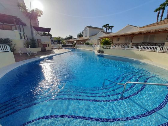 Foto 1 de Venta de casa en Los Cristianos - Playa de las Américas de 2 habitaciones con terraza y piscina