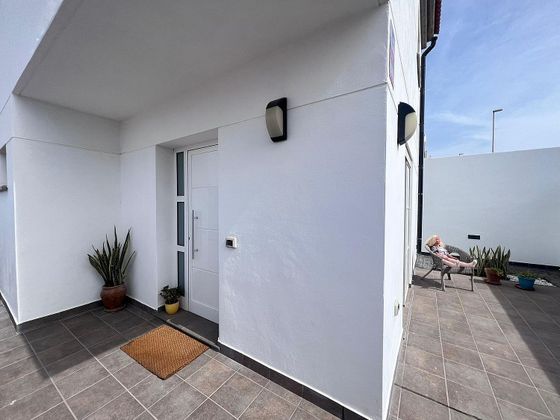 Foto 2 de Xalet en venda a Arico de 3 habitacions amb terrassa i piscina