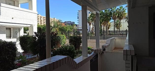 Foto 2 de Venta de piso en avenida Central de 2 habitaciones con terraza y piscina