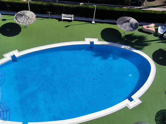 Foto 2 de Àtic en venda a calle Del Barco de 2 habitacions amb terrassa i piscina