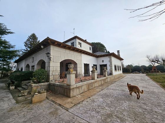 Foto 1 de Xalet en venda a Santa Marta de Tormes de 9 habitacions amb terrassa i piscina