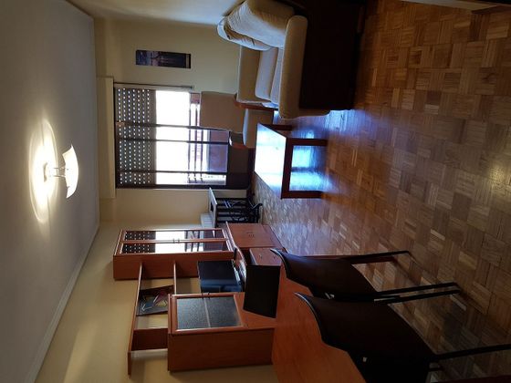 Foto 1 de Pis en lloguer a Carmelitas - San Marcos - Campillo de 4 habitacions amb mobles i balcó