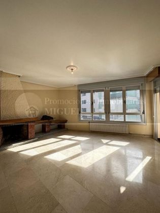 Foto 1 de Piso en venta en Verín de 3 habitaciones con terraza y calefacción