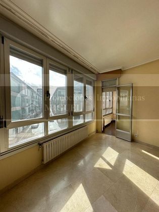 Foto 2 de Pis en venda a Verín de 3 habitacions amb terrassa i calefacció